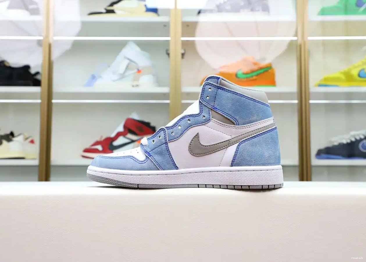 RETRO AIR 1 OG JORDAN 'HYPER ROYAL' HIGH 0328